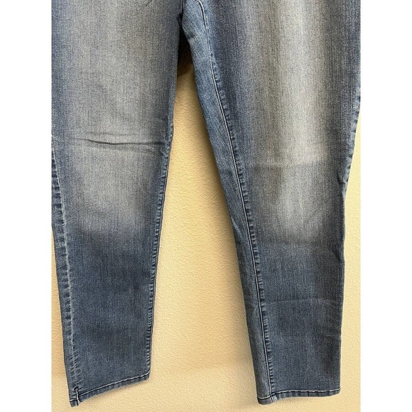 NYDJ Pull-On Straight-Leg Jeans with Side Slits- Cooper Reg size 6 light wash - Picture 5 of 10